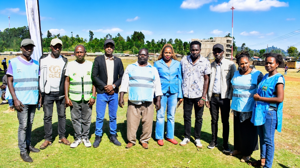 Madam Judith Kiragu with foundation committee and healthcare volunteers